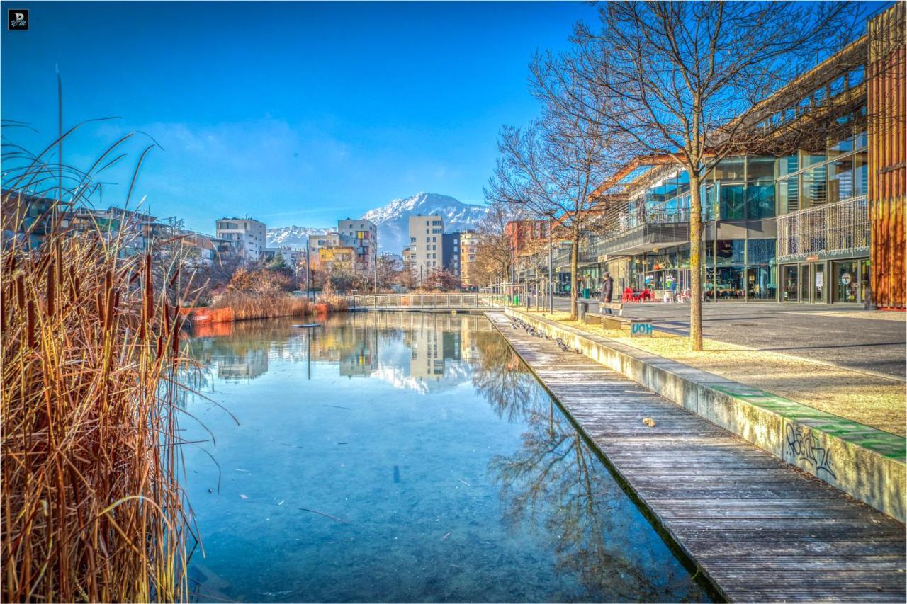 La Casa Roja - Championnet / Caserne De Bonne Grenoble Bagian luar foto